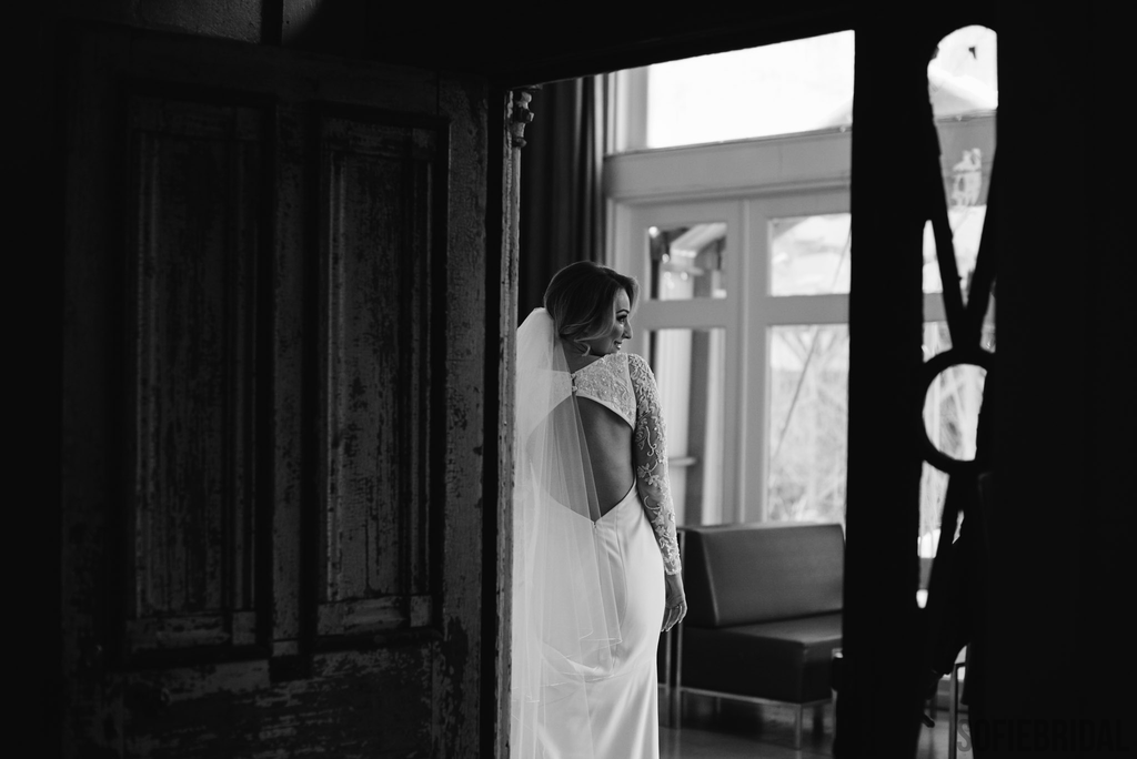 Mermaid V-neck Long-sleeves Aplliques Open-back Wedding Dresses With Train, WD0482